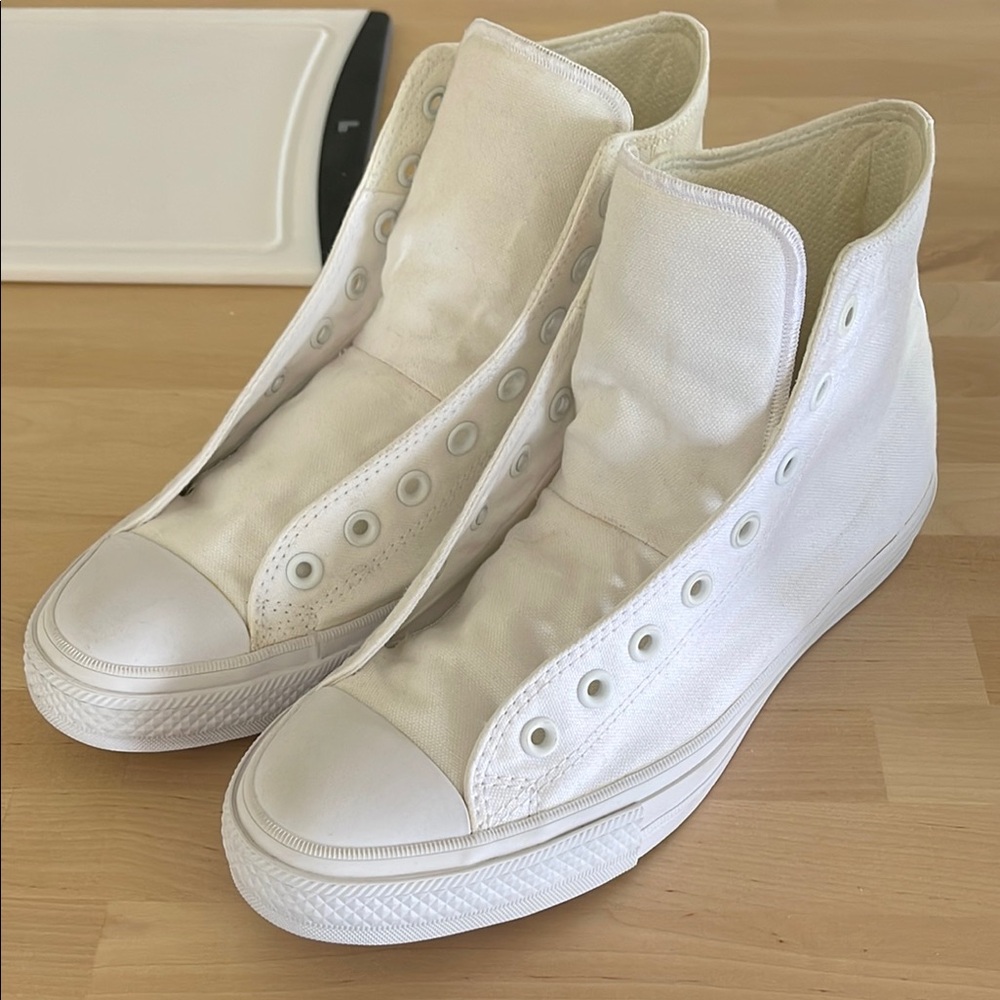 White Chuck Taylor 2     9m/11w